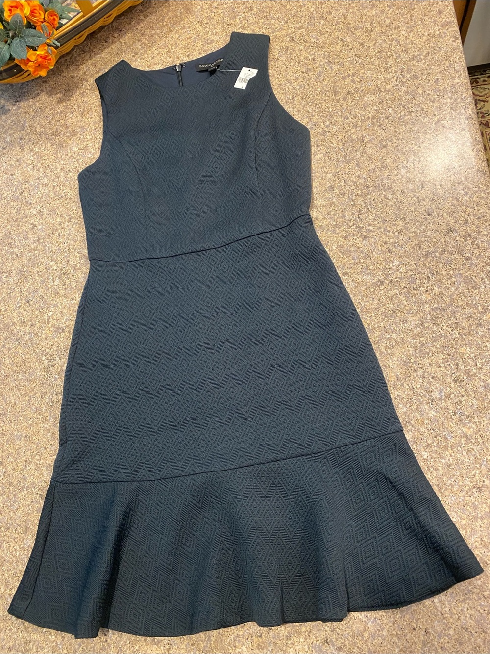 NWT Banana Republic Textured Dress With Flounce Bottom Blue Heather Size 4